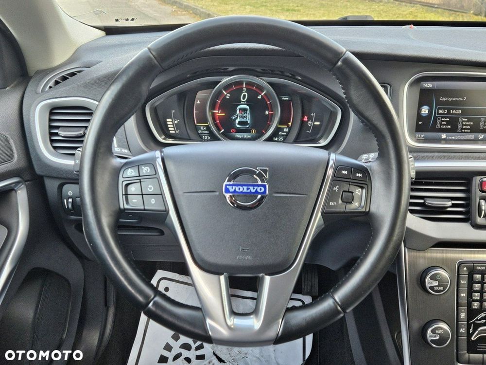 Volvo V40 Cross Country D2 Momentum - 12