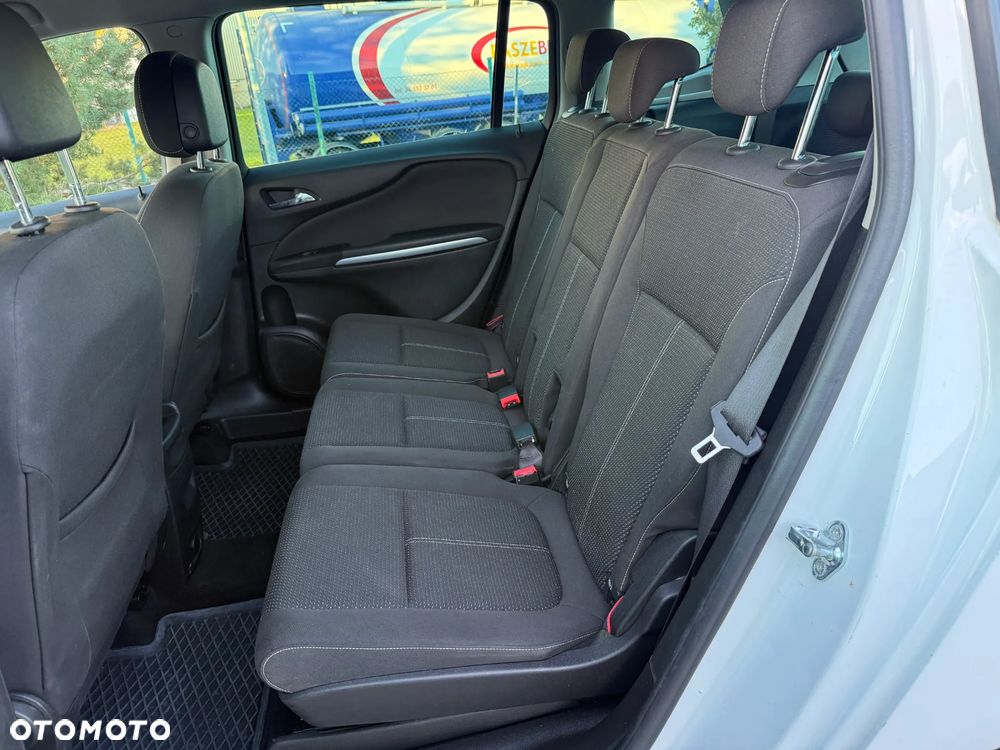Opel Zafira - 10