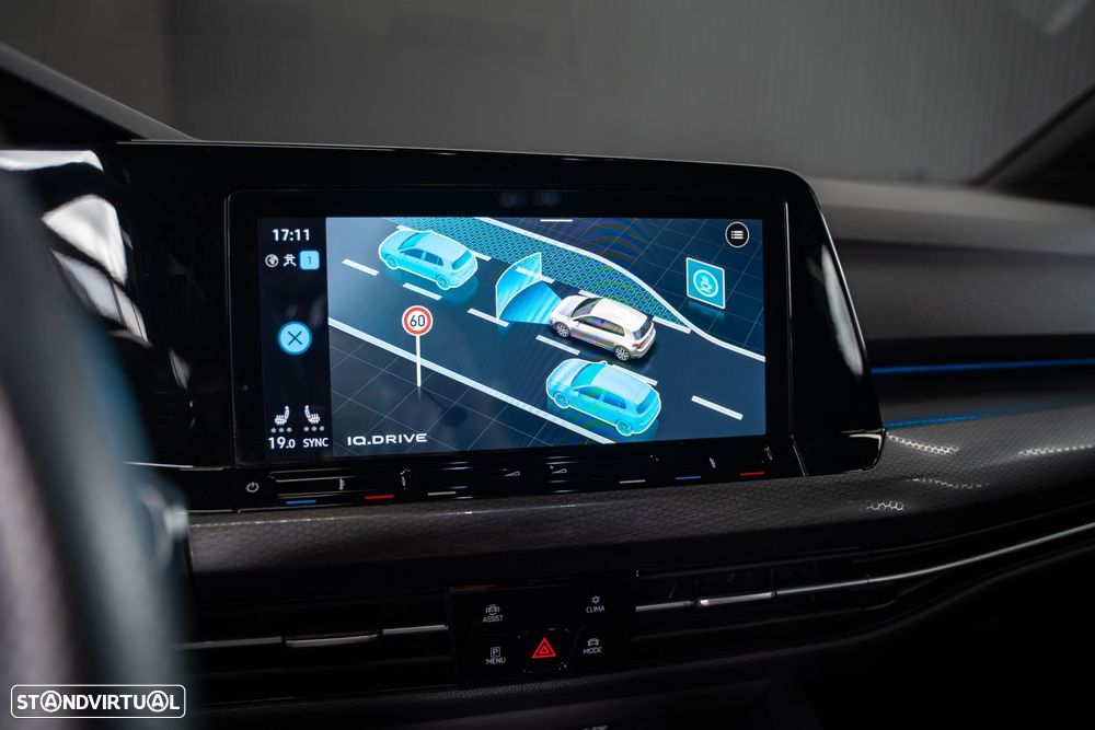 VW Golf 2.0 TDI GTD DSG - 32