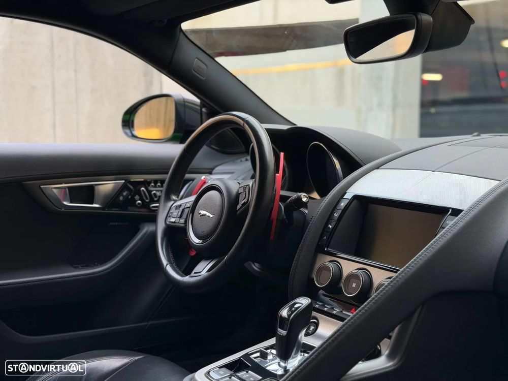 Jaguar F-Type - 15