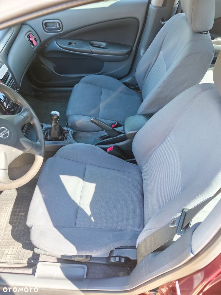 Nissan Almera - 13