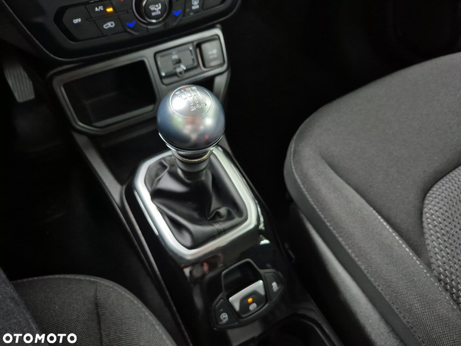 Jeep Renegade 1.0 GSE T3 Turbo Night Eagle II FWD S&S - 28