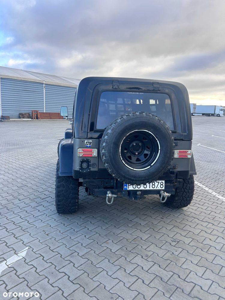 Jeep Wrangler - 2