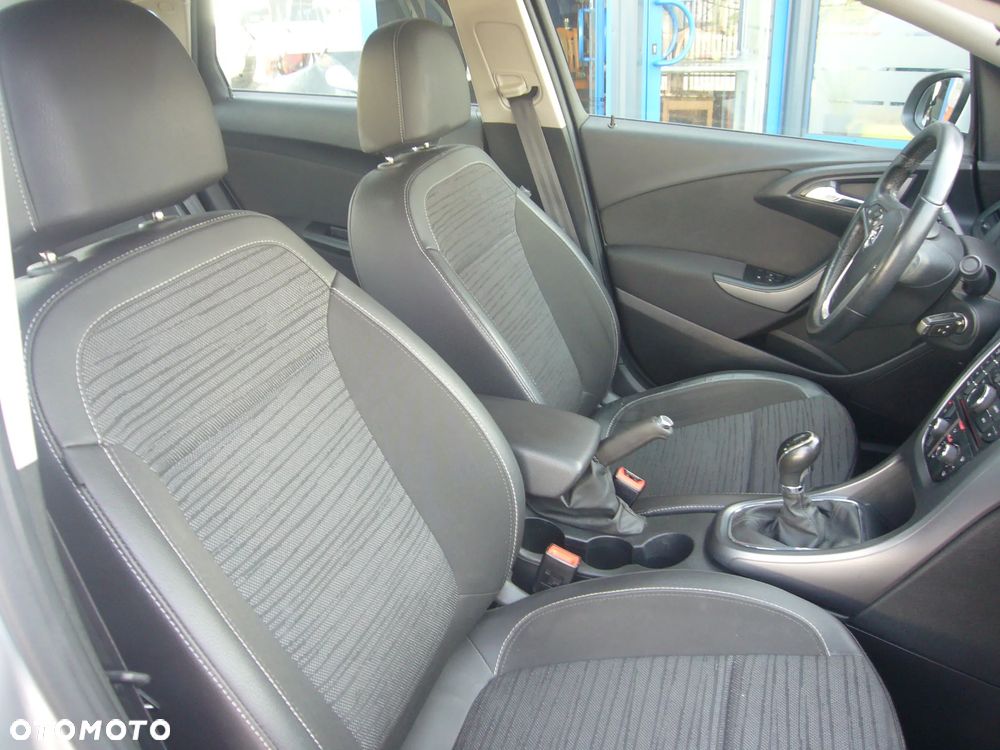 Opel Astra 1.4 T Enjoy - 19