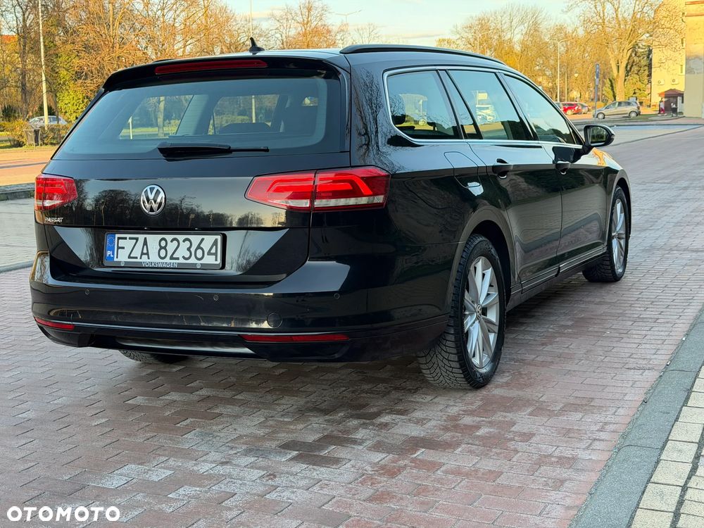 Volkswagen Passat 2.0 TDI (BlueMotion Technology) Highline - 17