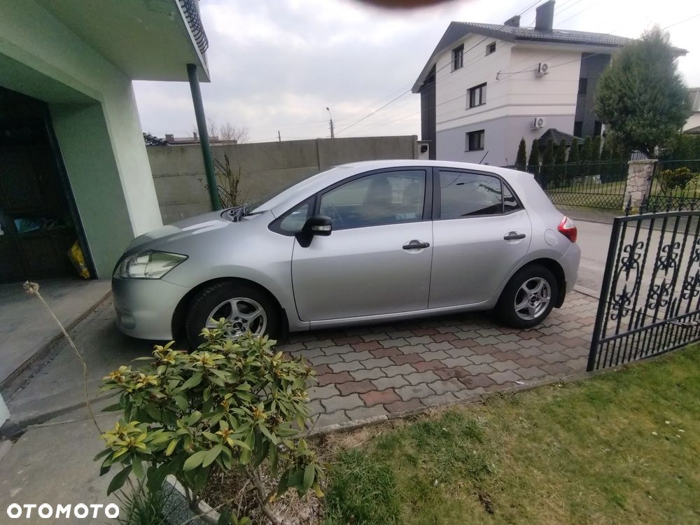 Toyota Auris 1.4 D-4D Terra EU5 - 1