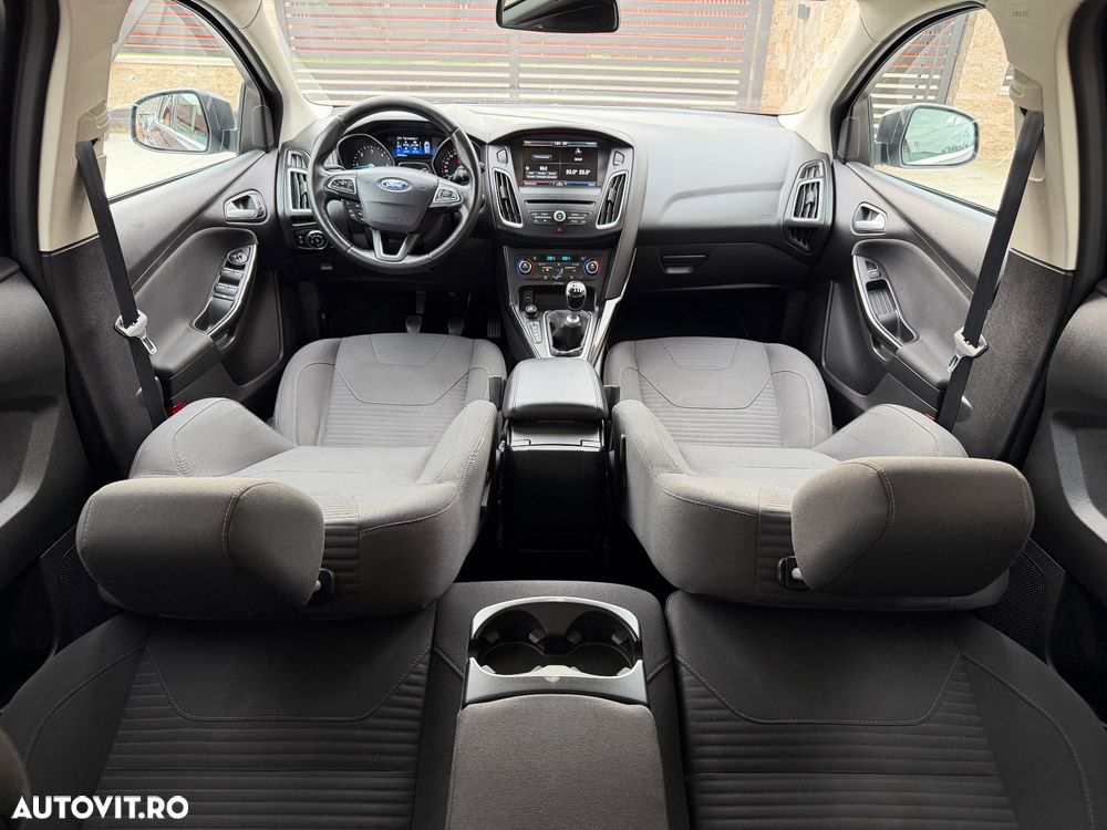 Ford Focus - 19