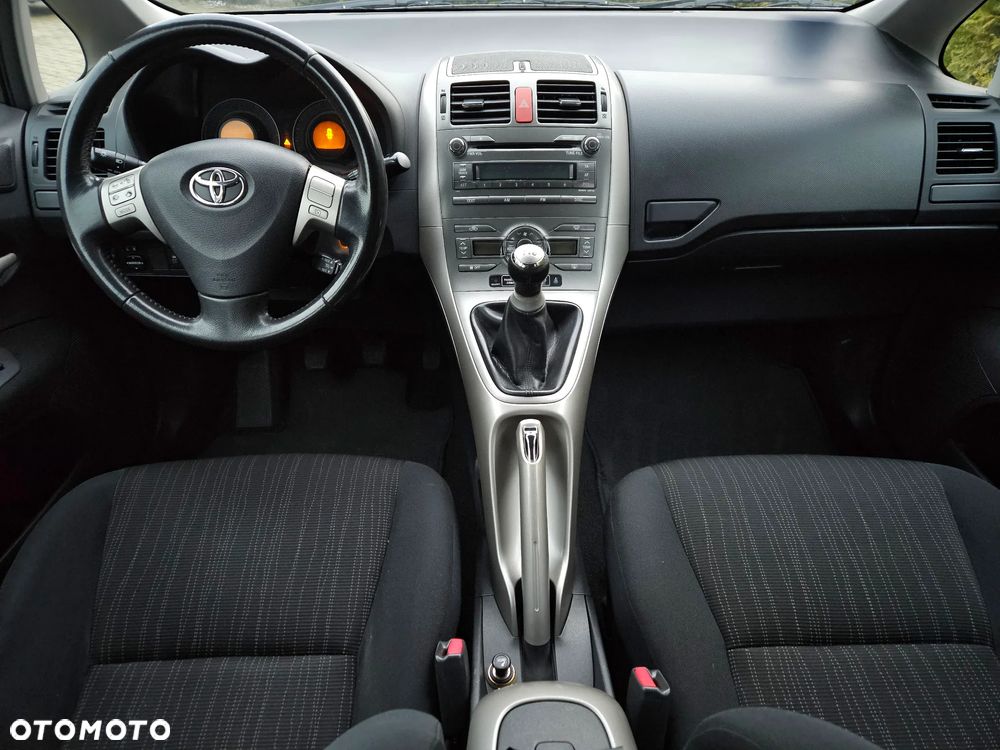 Toyota Auris 1.6 VVT-i Executive - 25