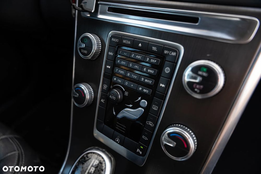 Volvo XC 60 D4 Drive-E Momentum - 19