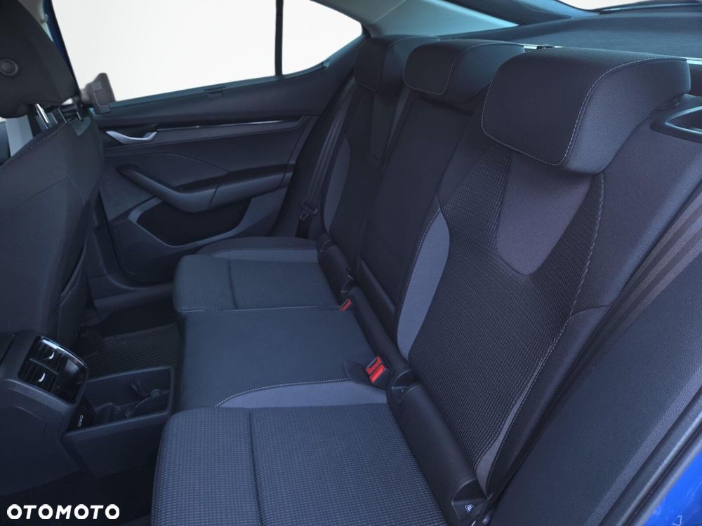 Skoda Octavia 1.5 TSI mHEV Selection DSG - 12
