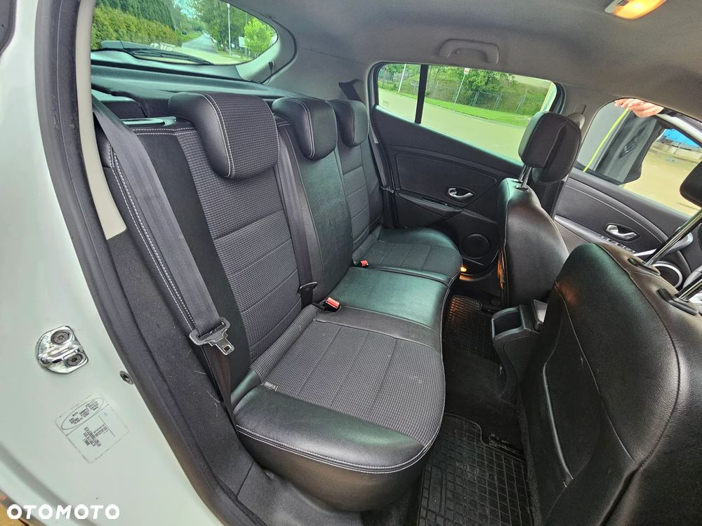Renault Megane TCe 180 GT - 22
