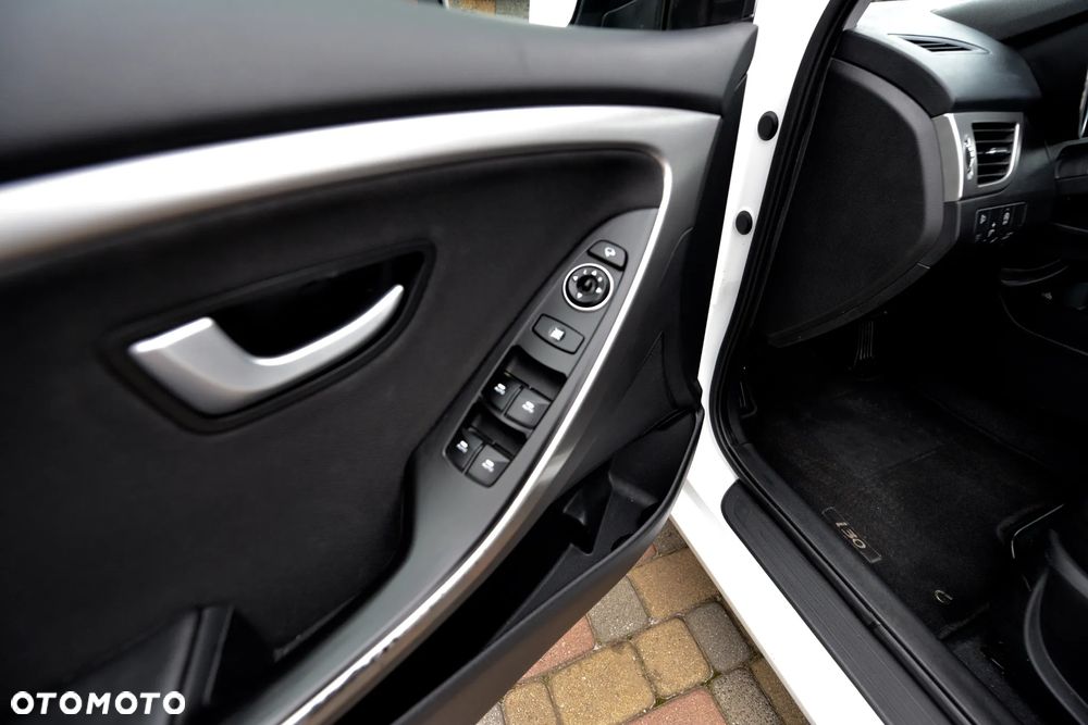 Hyundai i30 1.6 CRDI DCT Premium - 8