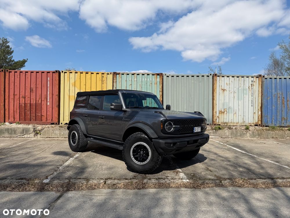 Ford Bronco - 2