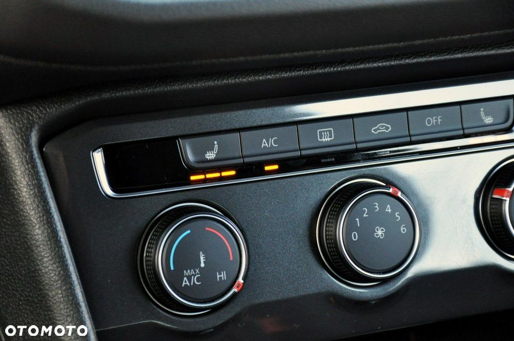 Volkswagen Tiguan - 33