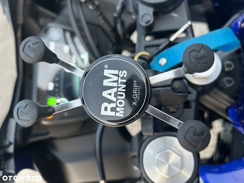 Yamaha YZF - 6