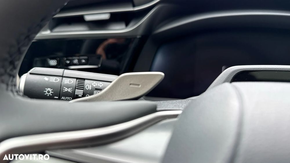 Lexus RZ 450e AWD Luxury - 33