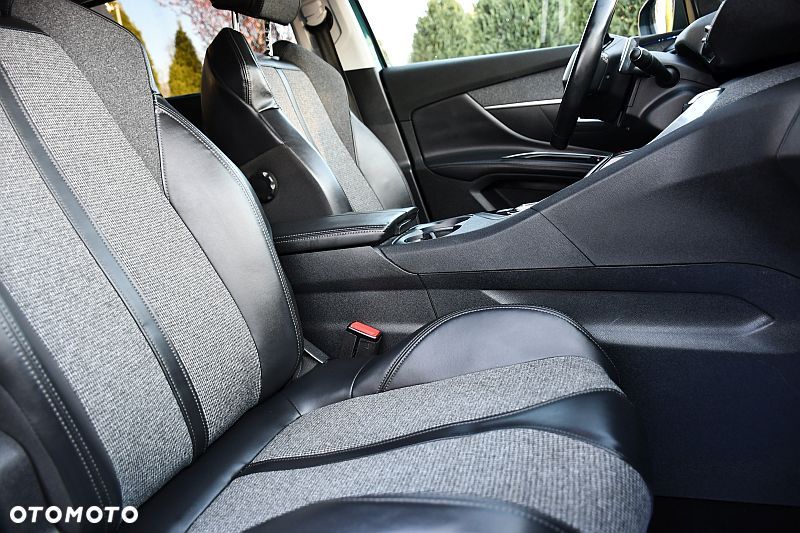 Peugeot 5008 THP 165 EAT6 Allure - 28