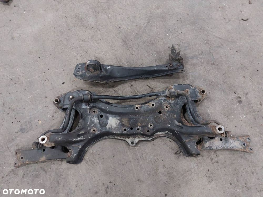 SANKI WÓZEK KOŁYSKA SILNIKA TOYOTA COROLLA VERSO II 2.0 D4D - 1