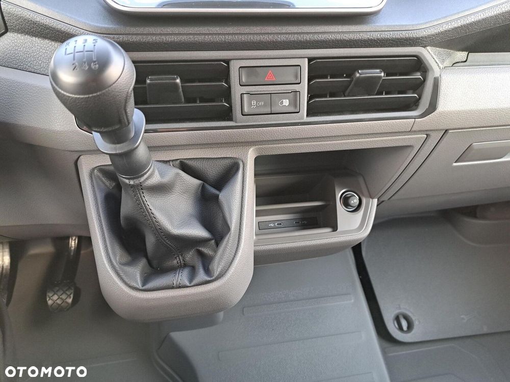 Volkswagen Crafter 35 Furgon, 2,0 TDI SCR 177KM,  6-bieg man., r.o: 4490 mm - 20