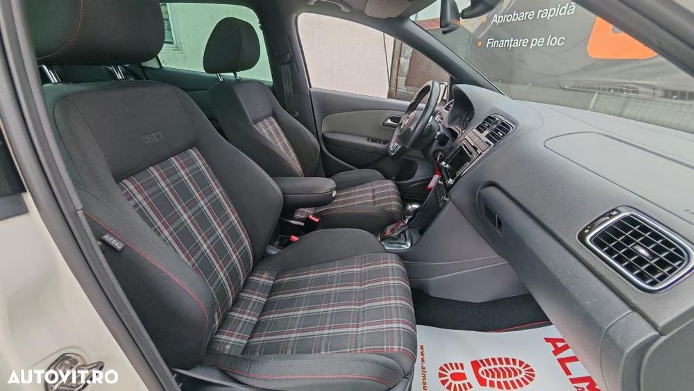 Volkswagen Polo 1.4 DSG GTI - 12
