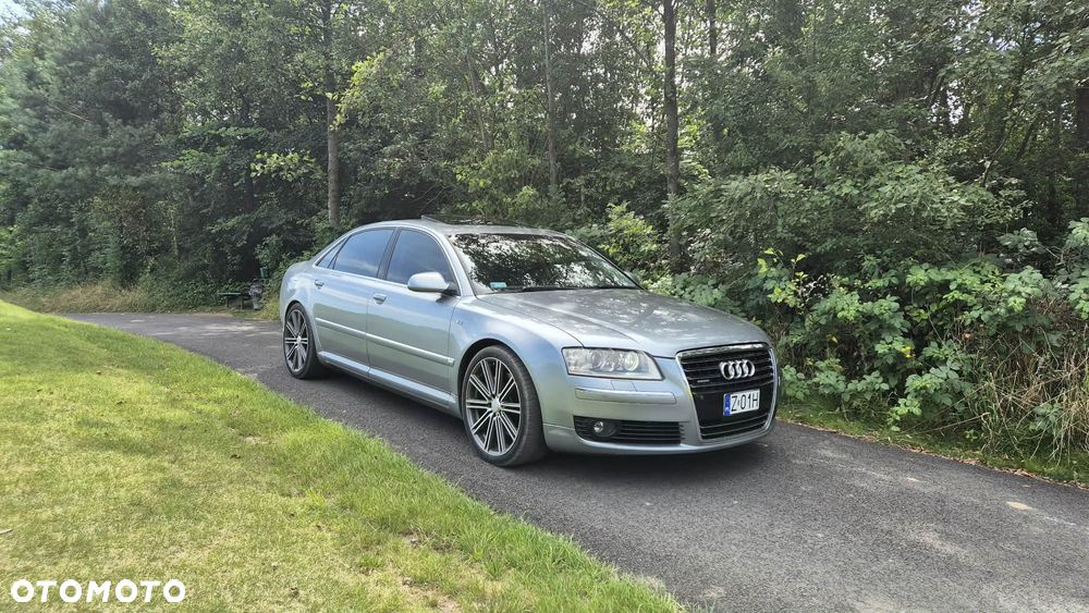Audi A8 4.2 L Quattro - 8