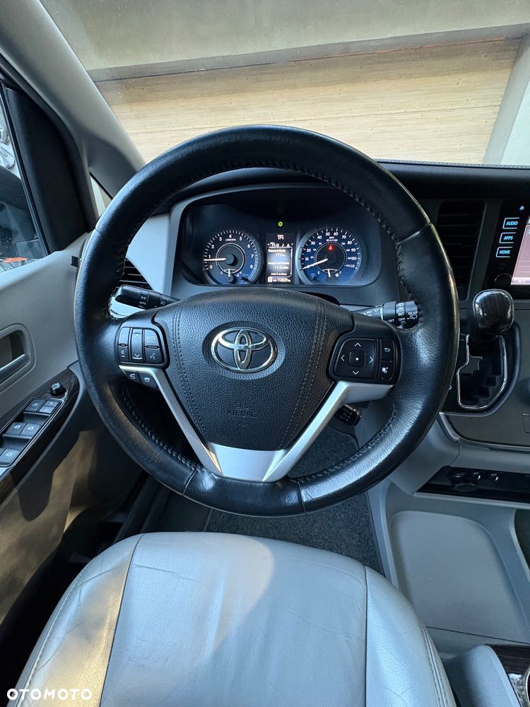 Toyota Sienna 3.5 V6 SE - 37