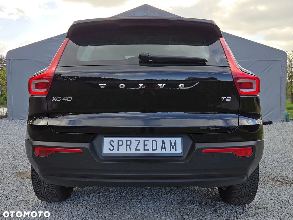 Volvo XC 40 T2 Momentum - 32