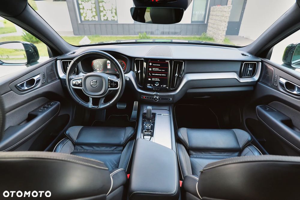 Volvo XC 60 B5 D AWD R-Design - 19