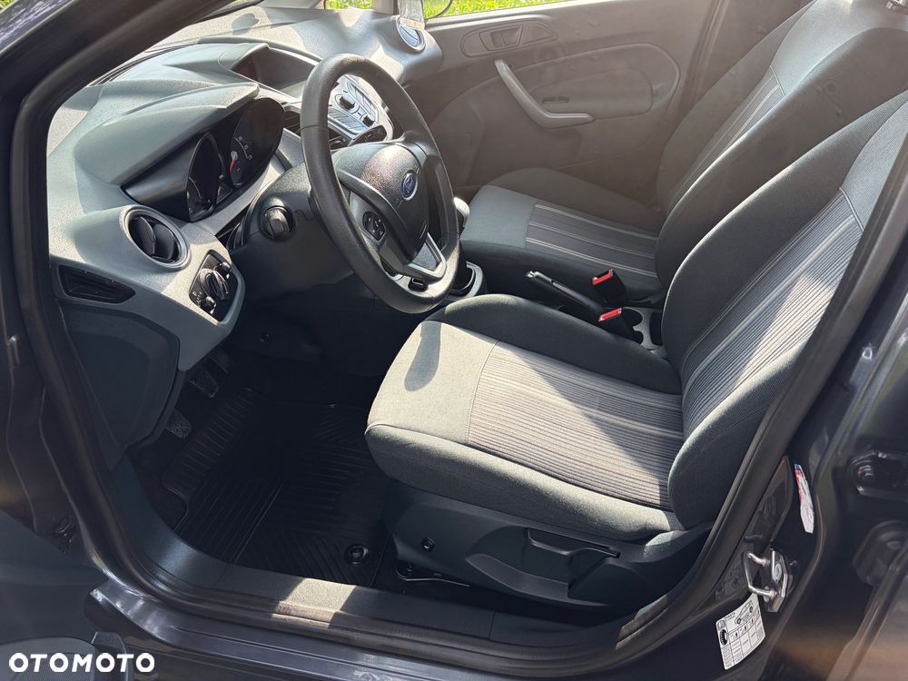 Ford Fiesta 1.4 Titanium - 25