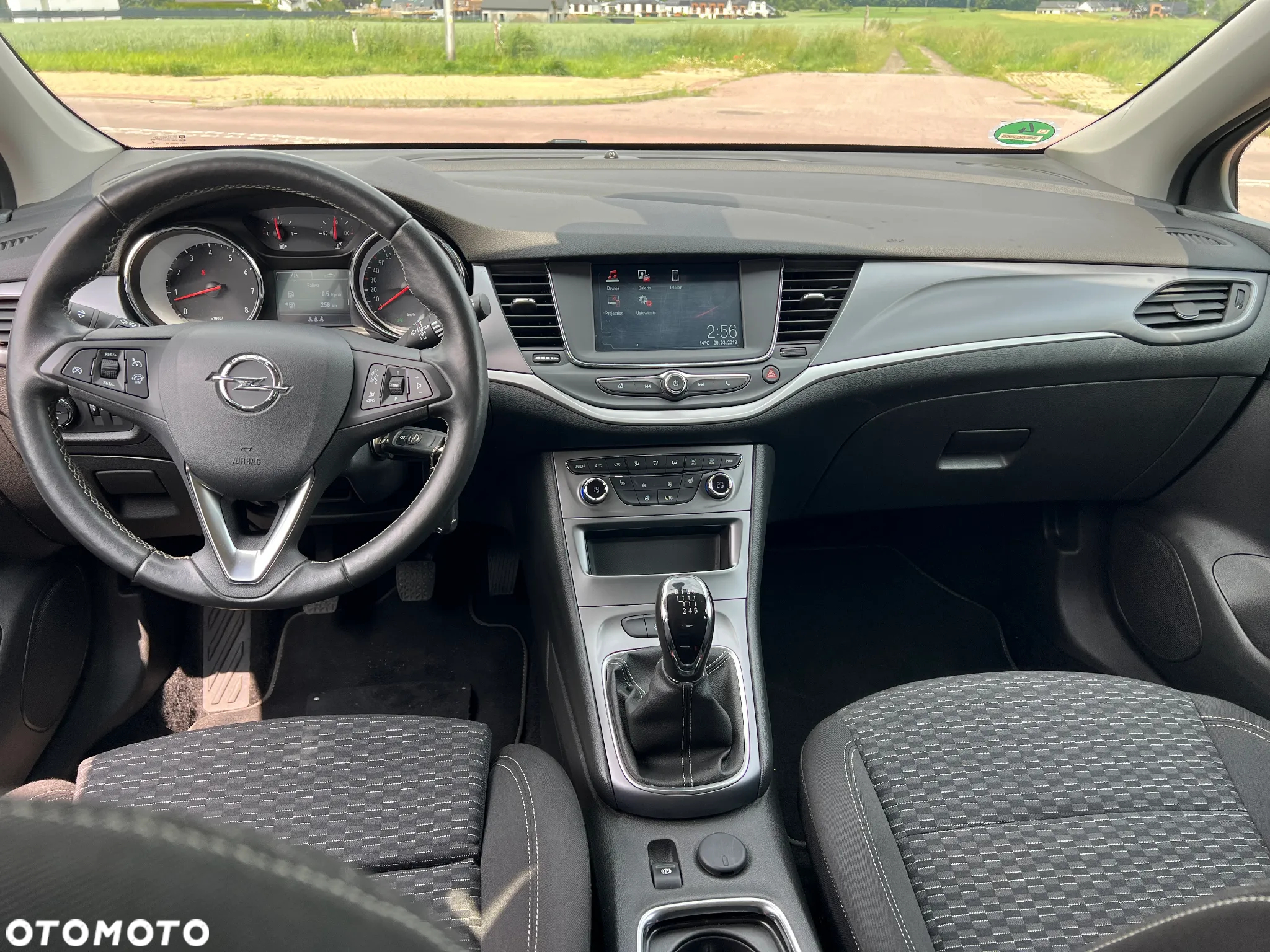 Opel Astra 1.4 Turbo Edition - 10