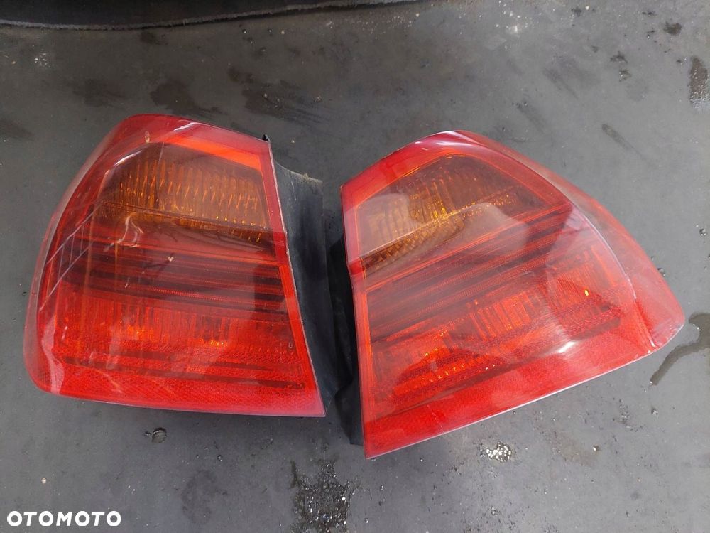 KOMPLETNY TYŁ BMW E90 320d A22/7  KLAPA BAGAŻNIKA ZDERZAK TYŁ LAMPY - 14