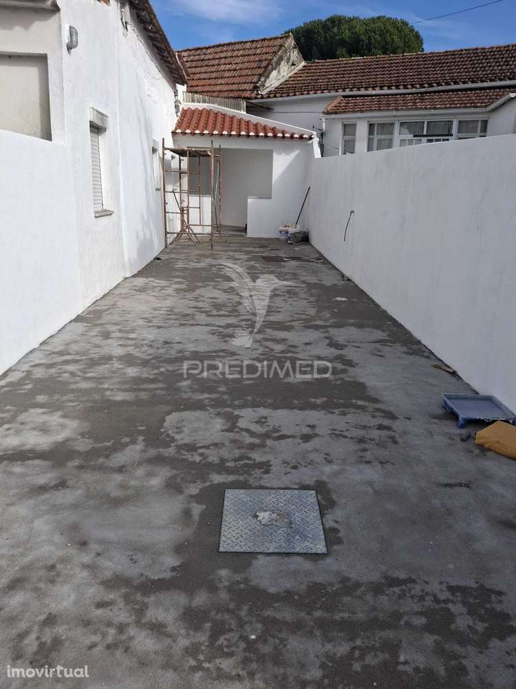 Moradia T2 remodelada em Santana da Carnota (Alenquer) - Grande imagem: 2/11