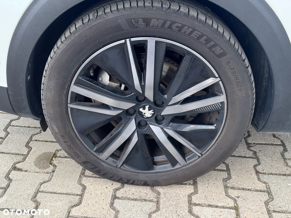 Peugeot 3008 1.6 PureTech HYbrid4 GT Line S&S EAT8 - 24