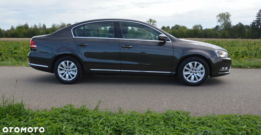 Volkswagen Passat - 11