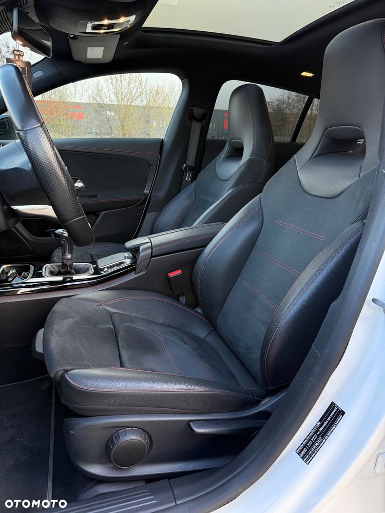 Mercedes-Benz CLA 200 AMG Line - 11