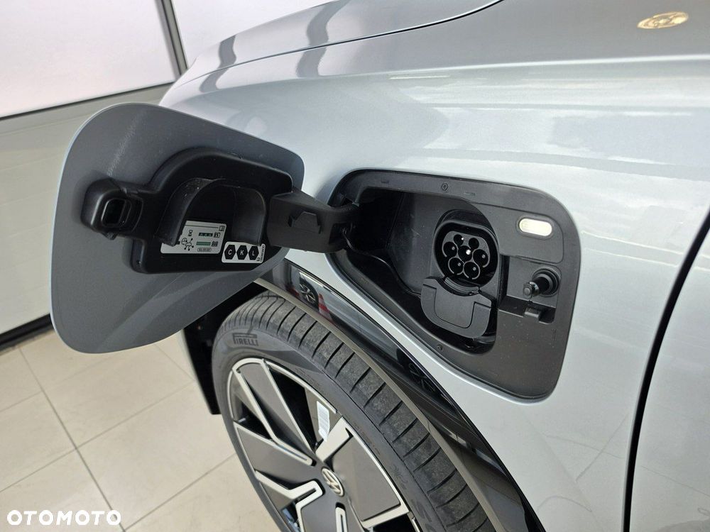 Volkswagen Tiguan 1.5 eTSI R-Line Plus DSG - 9