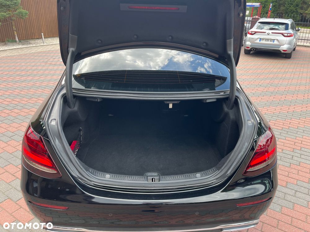 Mercedes-Benz Klasa E 200 d 9G-TRONIC - 28