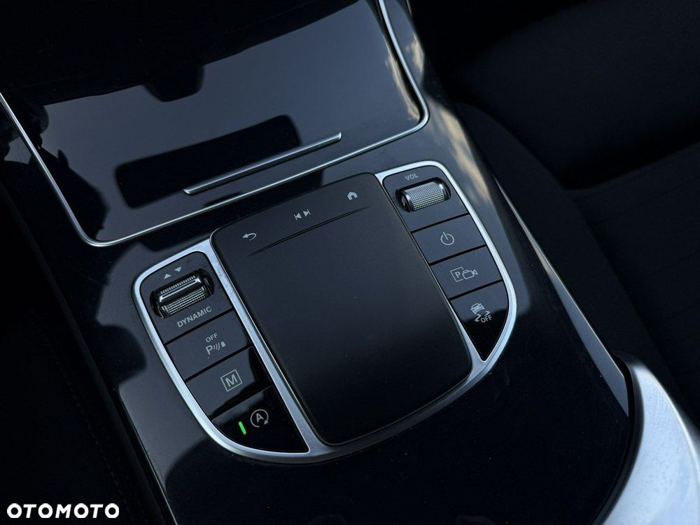 Mercedes-Benz GLC - 30