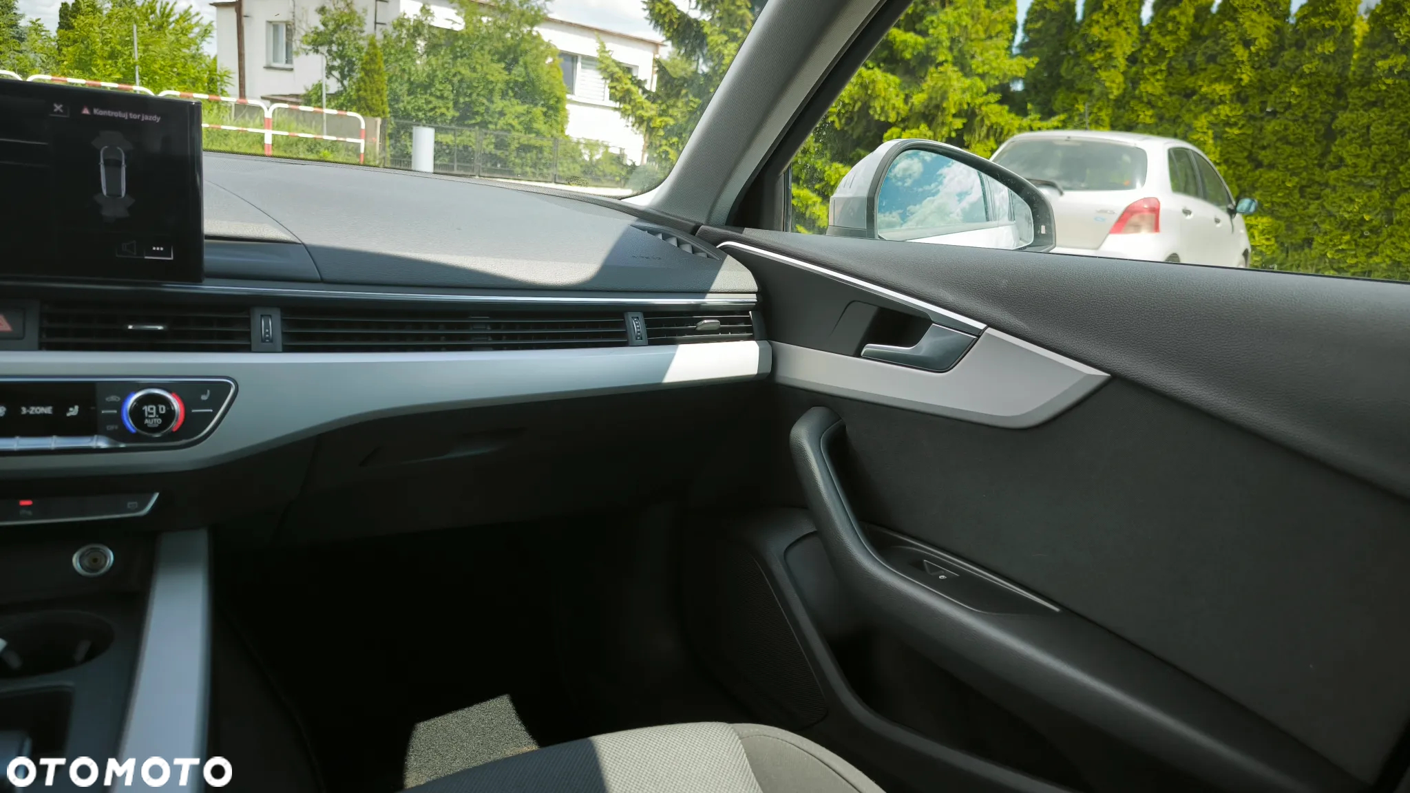 Audi A4 2.0 TDI Design S tronic - 16
