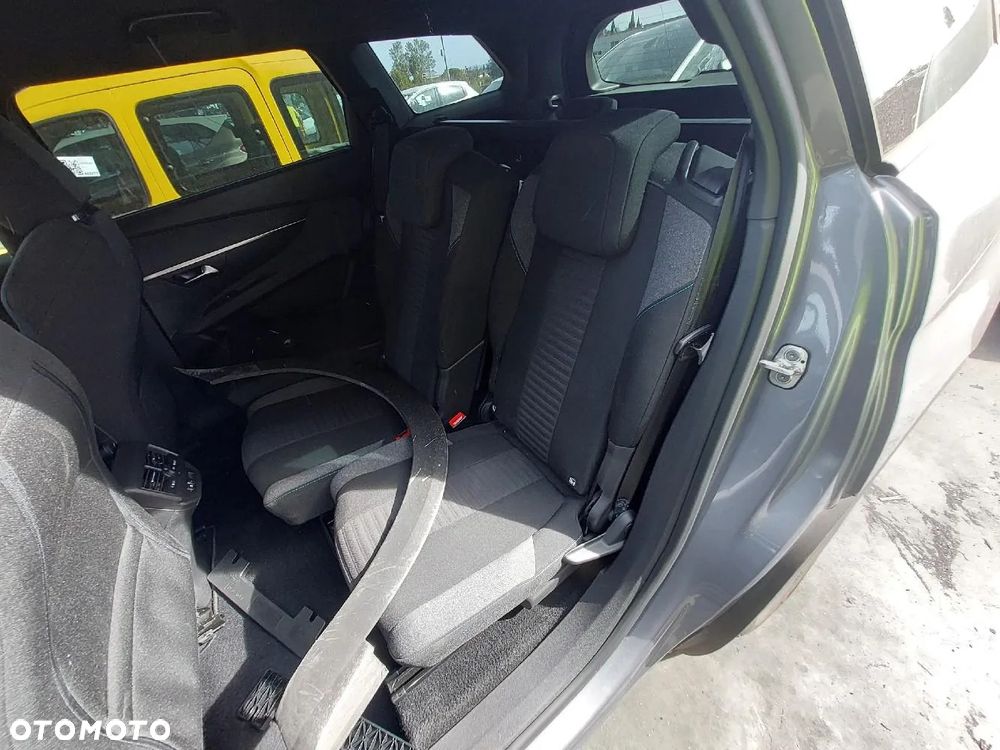 Peugeot 5008 - 10
