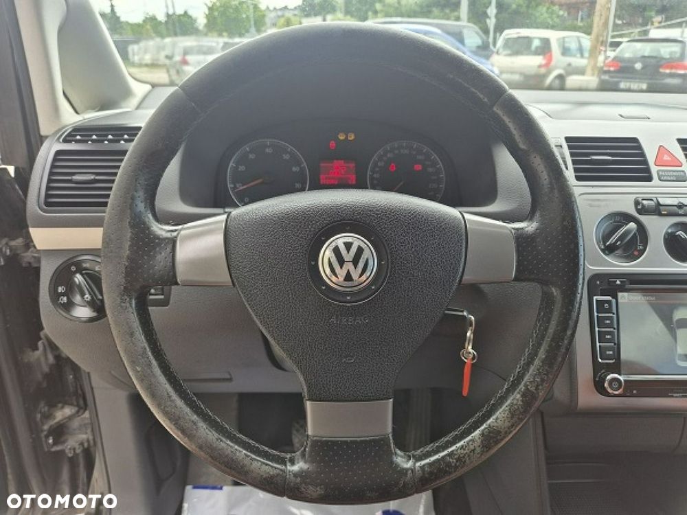 Volkswagen Touran 1.4 TSI Cross - 27