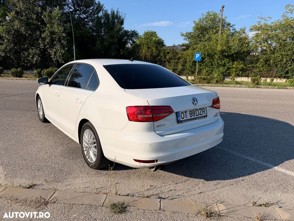 Volkswagen Jetta 2.0 TDI DPF Trendline - 3