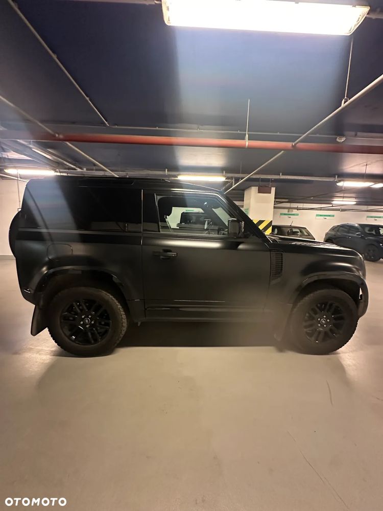 Land Rover Defender - 2