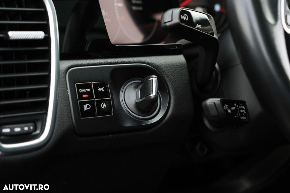 Porsche Cayenne - 25