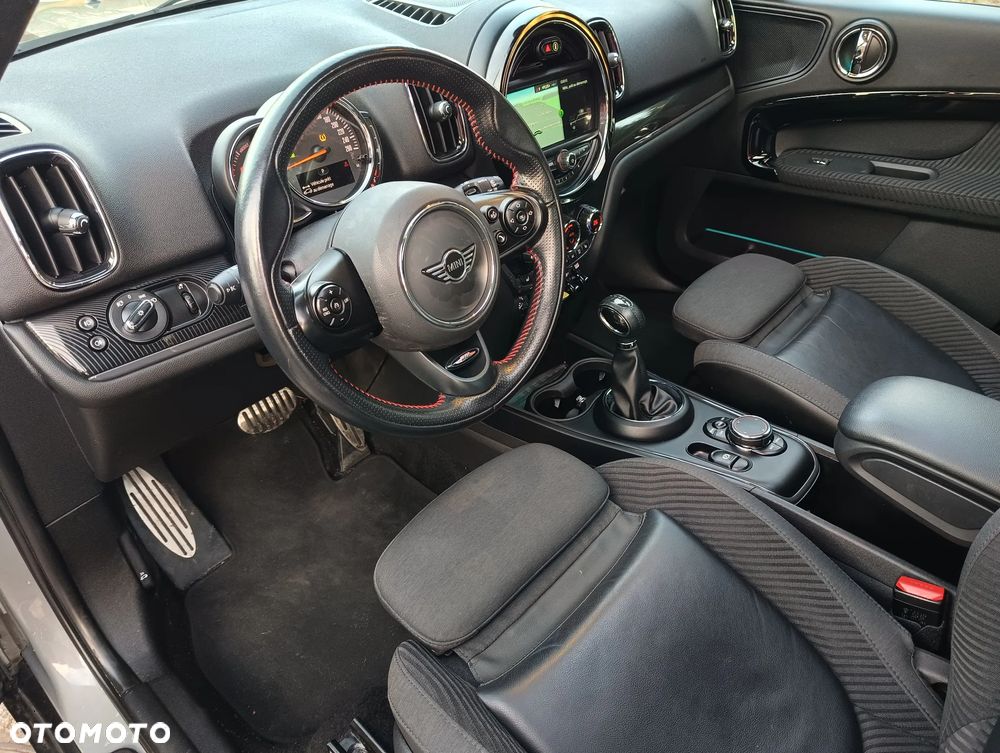 MINI Countryman Cooper SE ALL4 John Cooper Works Trim - 23