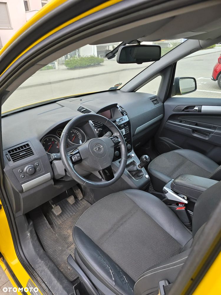 Opel Zafira 1.9 CDTI Cosmo - 16