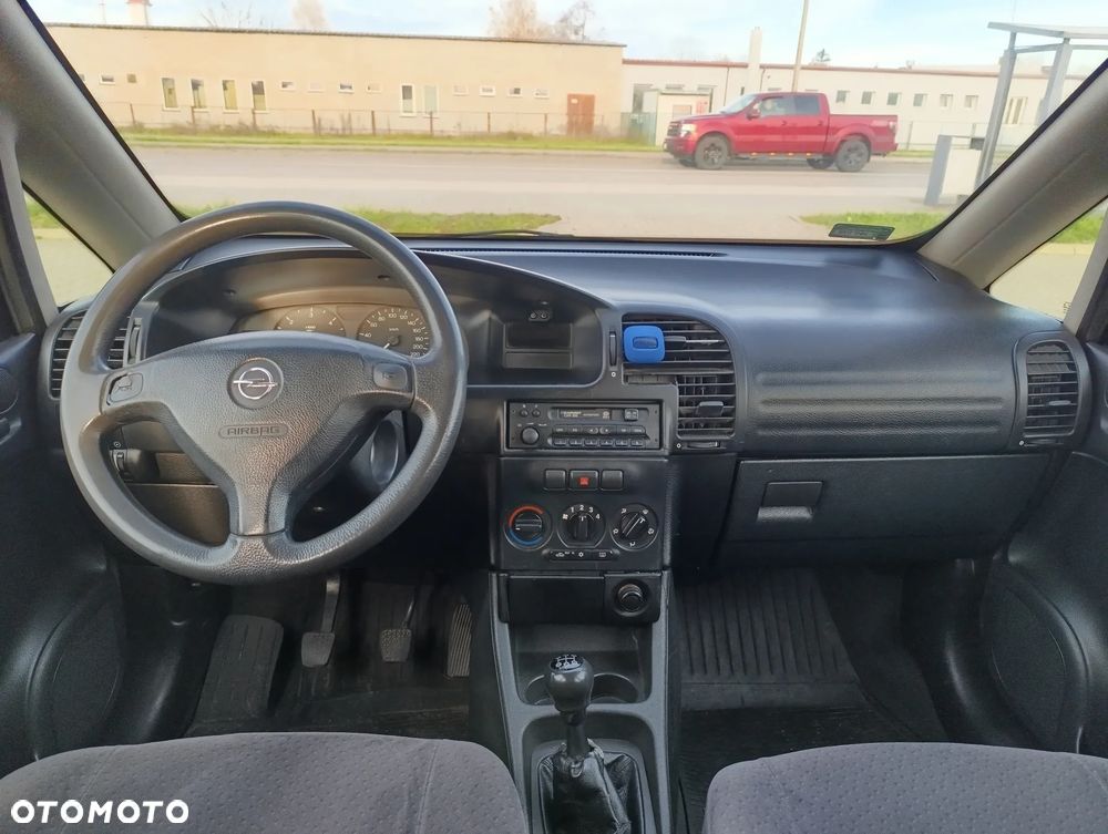 Opel Zafira 2.0 DTI - 16
