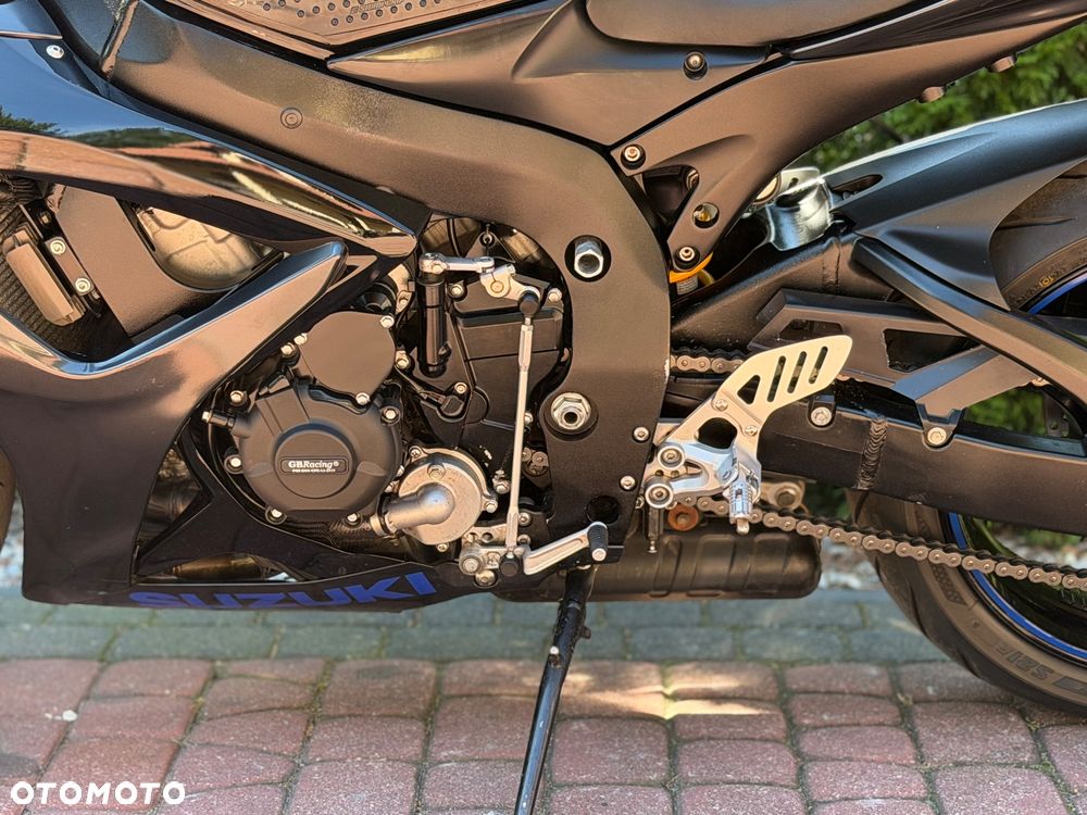 Suzuki GSX-R - 16