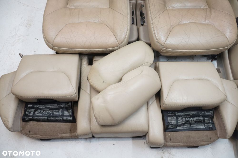 wnętrze fotel przód tył komplet beżowa skóra fotele volvo xc70 grzane - 6
