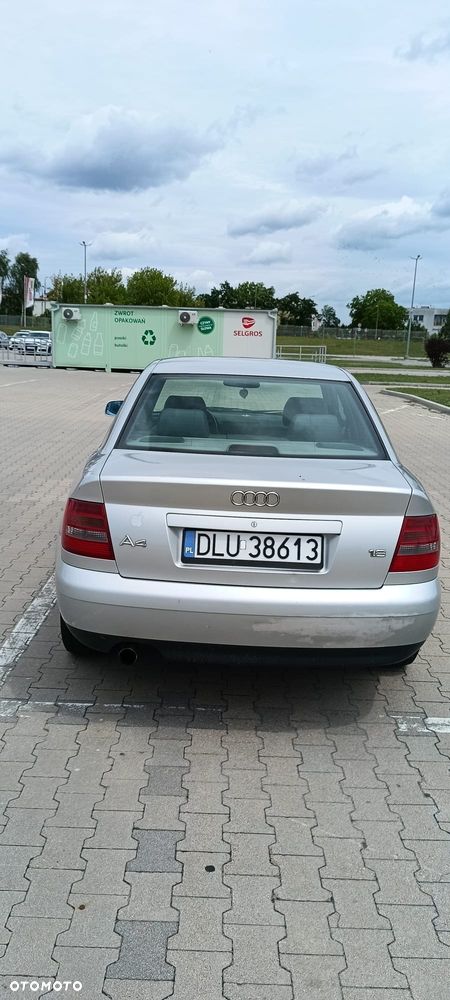 Audi A4 Limousine 1.8 - 4
